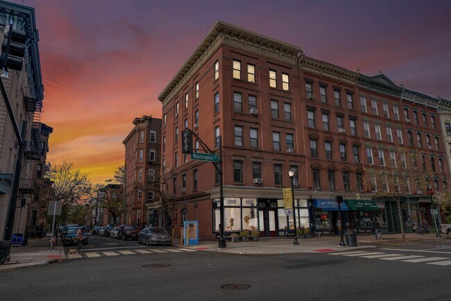 Building Photo - 1200 Washington St