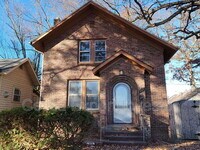 Building Photo - 3118 Robinwood Dr