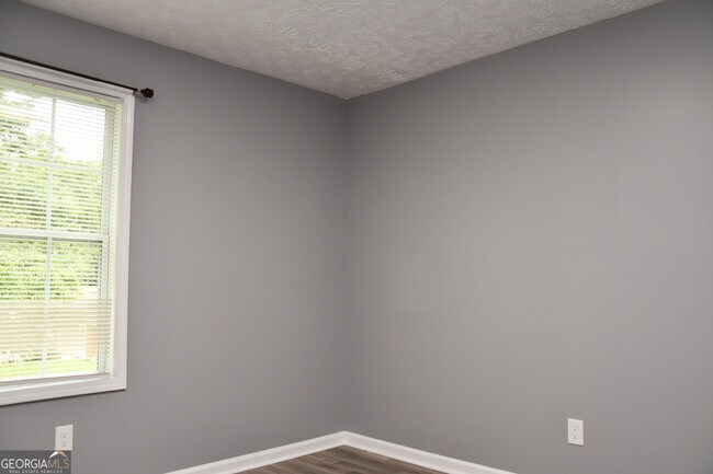Building Photo - 5932 Homestead Cir