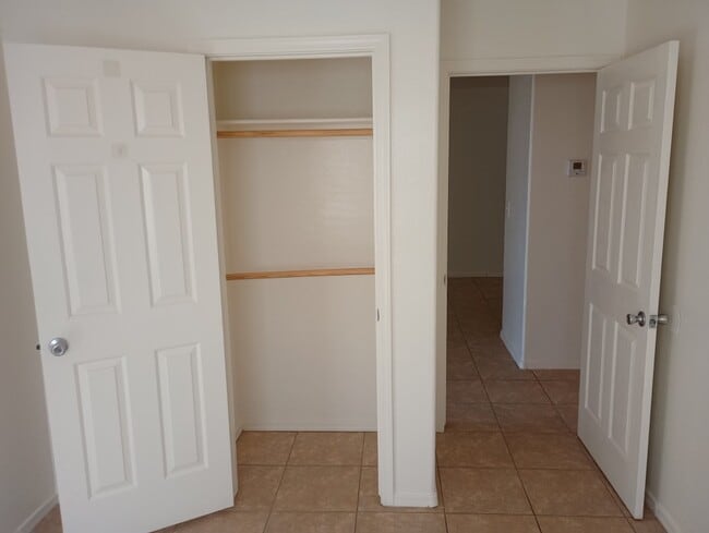 Building Photo - N Montezuma Dr