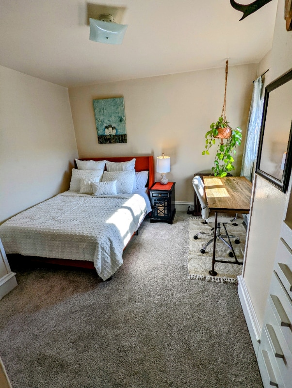 Building Photo - 1033 12th Ave