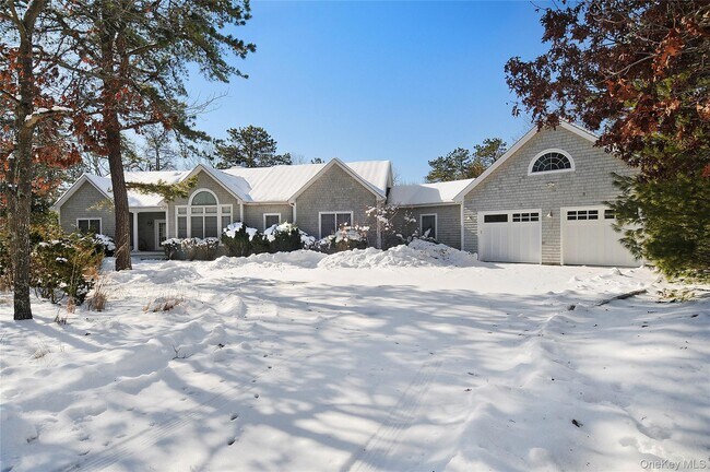 Building Photo - 492 E Hampton Sag Harbor Turnpike