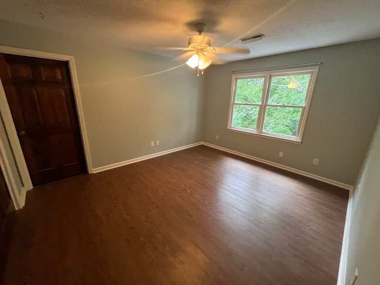Building Photo - 509 Castlewood Trail
