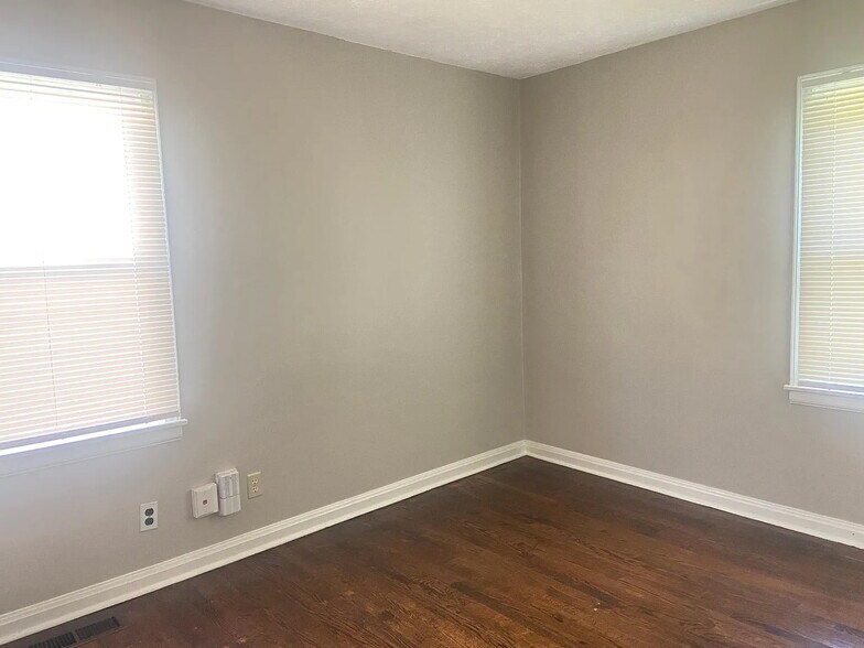 Building Photo - 3010 Boright Dr
