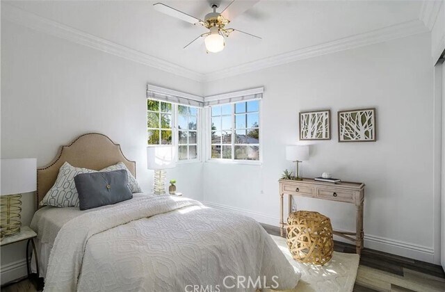 Building Photo - 5 Telliz