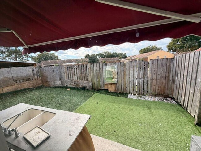 Building Photo - 4774 Orleans Ct