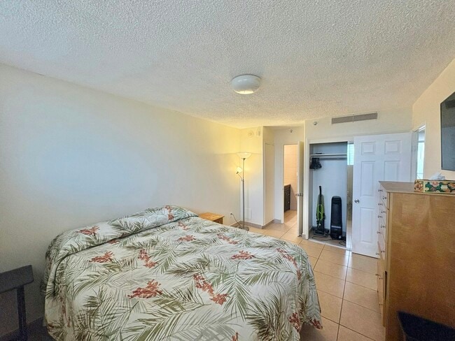 Building Photo - 1684 Ala Moana Blvd