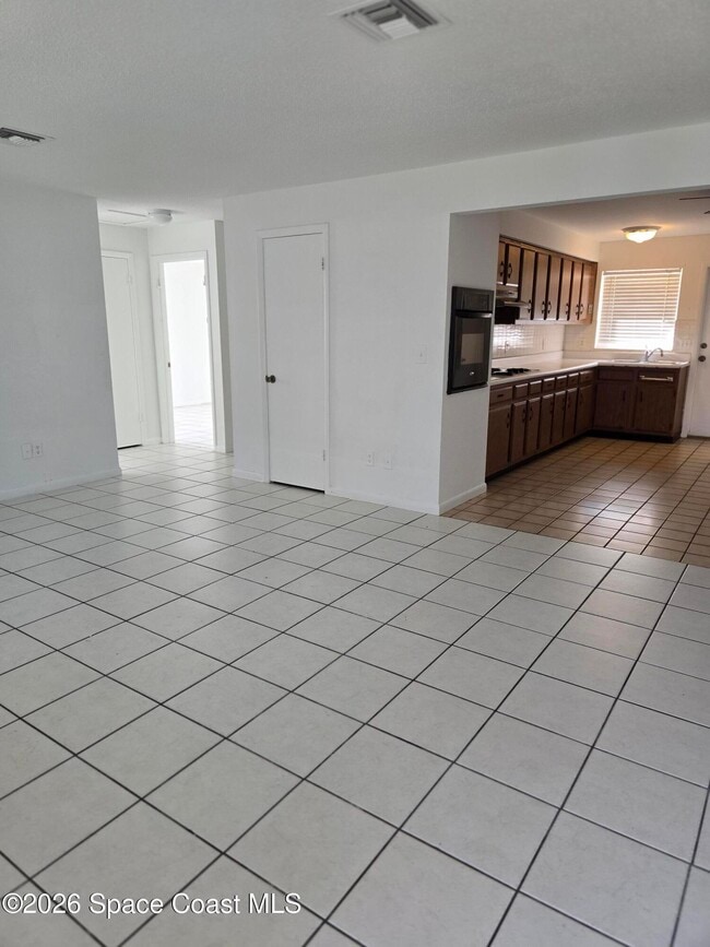 Building Photo - 95 Lucas Rd