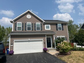 Building Photo - Beautiful 4-bedroom house in Baldwinsville
