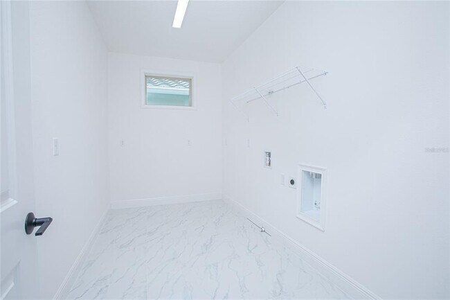 Building Photo - 13803 Larkton Ln