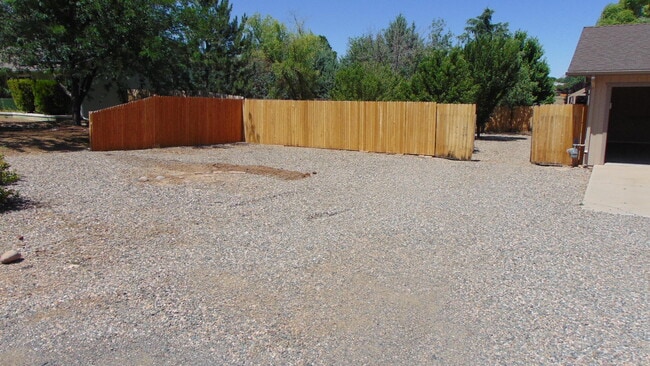 Building Photo - 4720 N Spring Dr