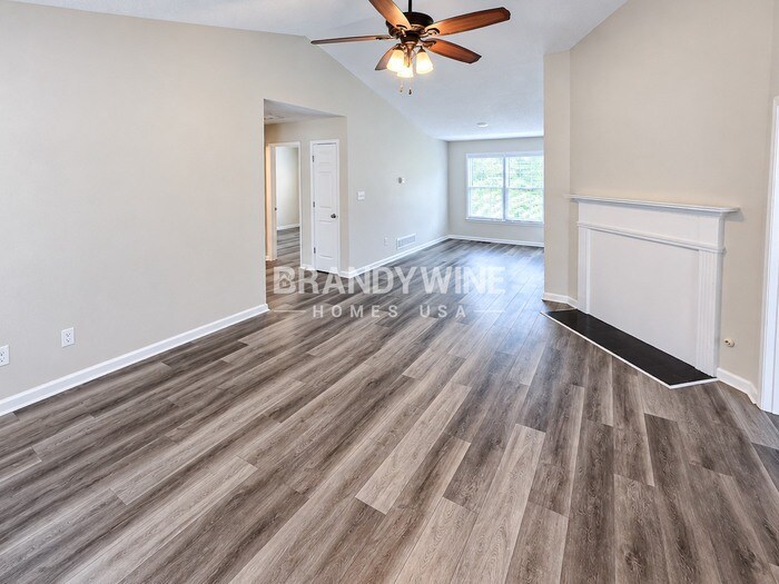 Building Photo - 160 Wesley Chapel Rd
