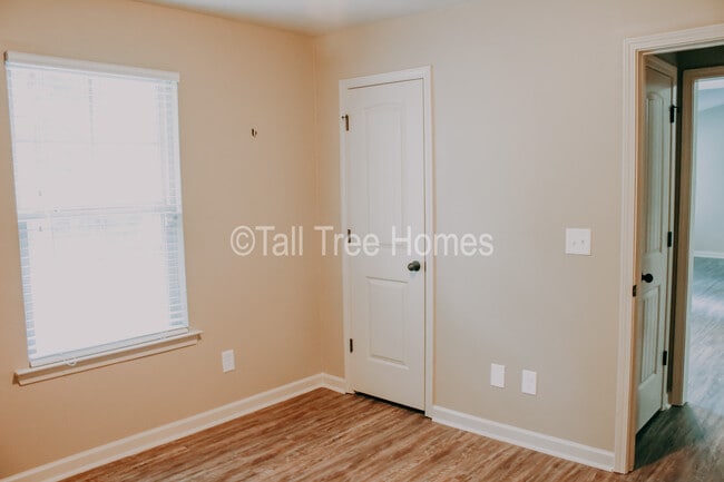 Building Photo - 635 Hope Way