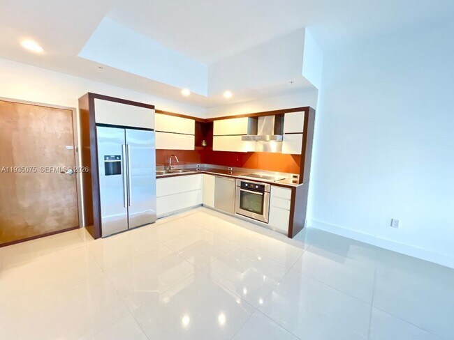 Building Photo - 2100 Park Ave