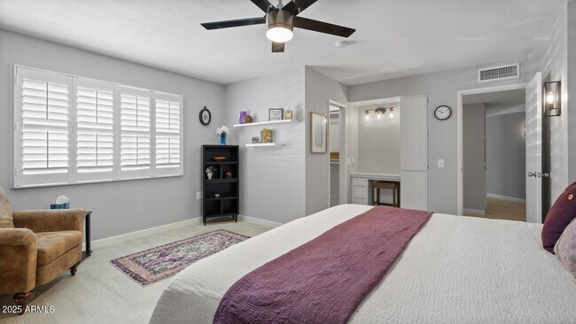 Building Photo - 10738 W Wheatridge Dr
