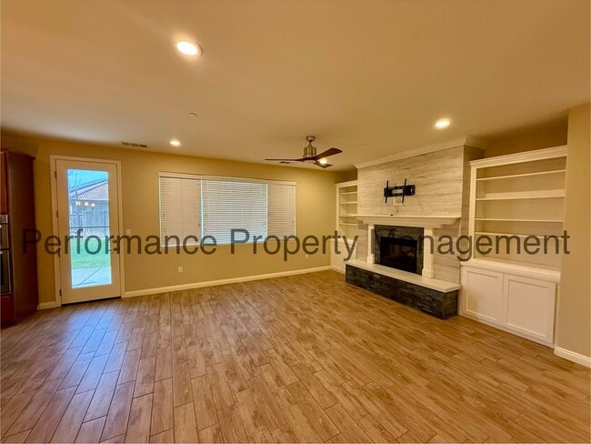 Building Photo - Stunning 4 Bed/3 Bath NW Bakersfield Home w/ Solar, RBP & $0 Deposit Option