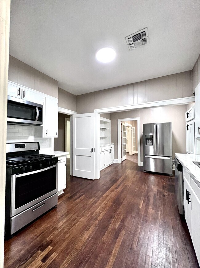 Building Photo - 2808 Morrow Ave