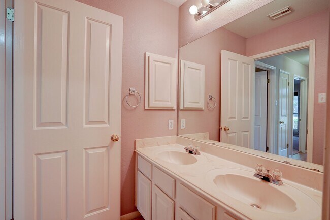 Building Photo - 9137 Fainwood Ln