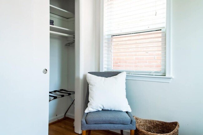 Building Photo - 601 N West St