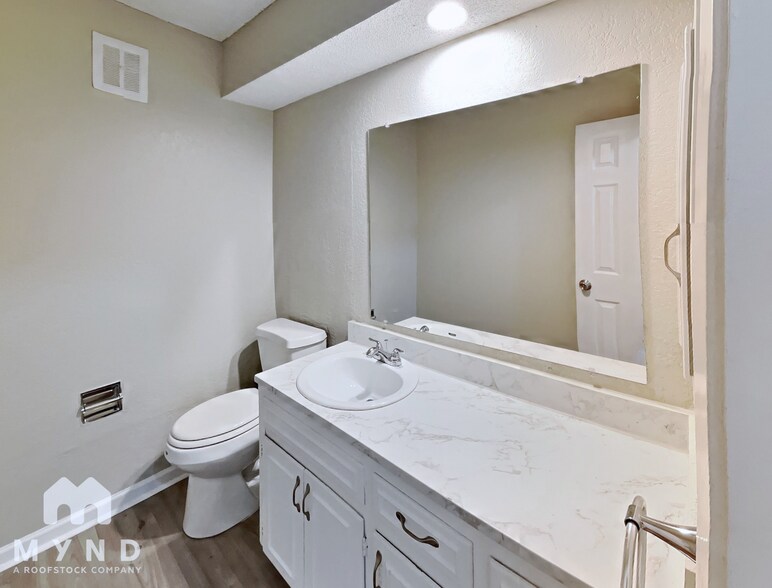 Building Photo - 6212 Geneva Ave