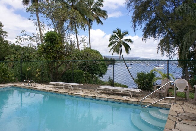 Building Photo - Orchid Manor Condo Studio w/Full kitchen + Enclosed lanai