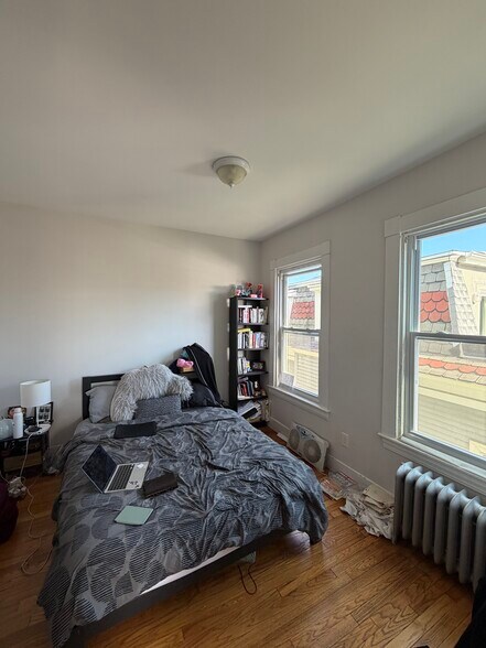 Building Photo - 384 Washington St