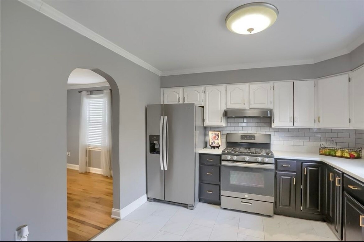 Building Photo - 404 Baker Dr