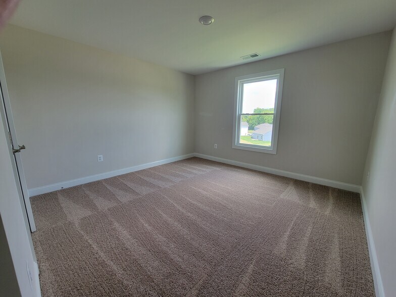 Building Photo - 10101 Amelia Ct