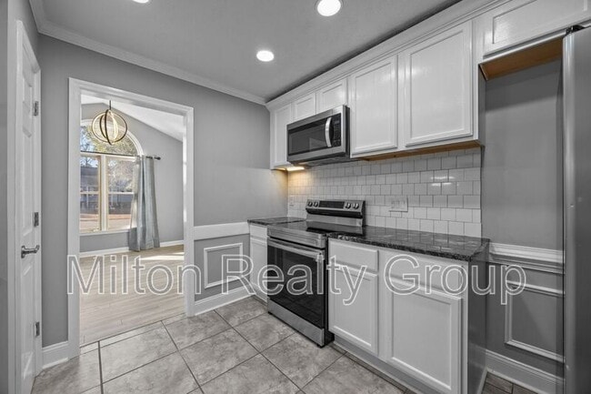 Building Photo - 4320 Falls Dr