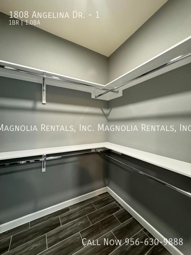 Building Photo - 1808 Angelina Dr