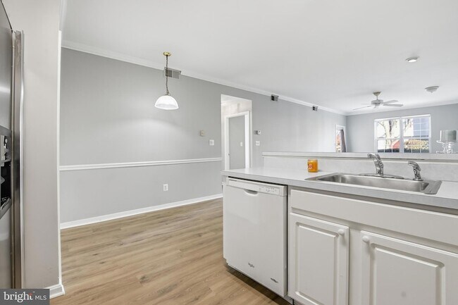 Building Photo - 9212 Azure Ct