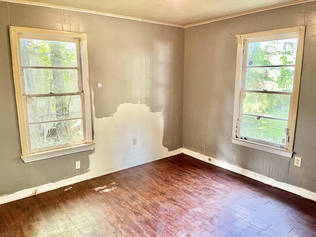 Building Photo - 5967 Byron Ave