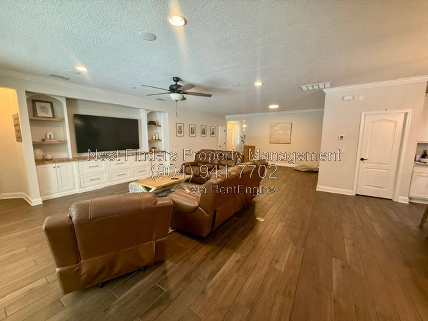 Building Photo - 300 N Shadowwood Dr