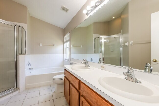 Building Photo - 11239 Lake Lanier Dr