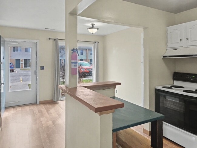 Building Photo - 3510 Kenbrooke Ct