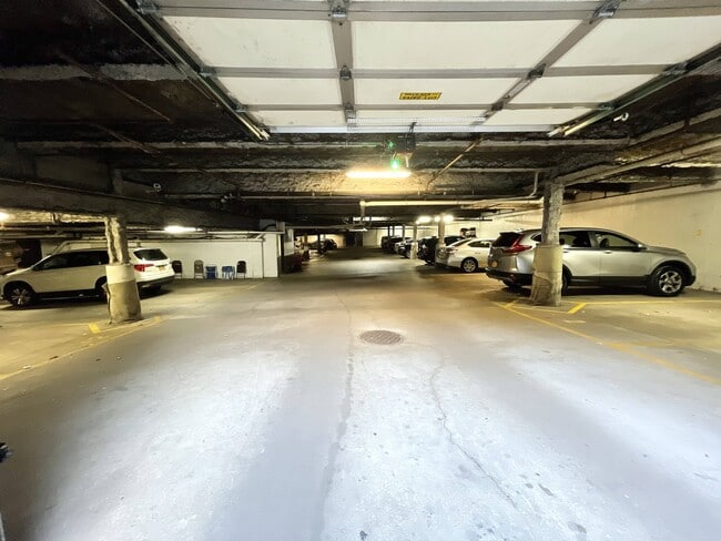 Garage - 9 Chelsea Place