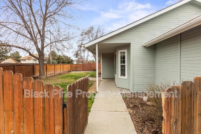 Building Photo - 6003 N Waterside Pl