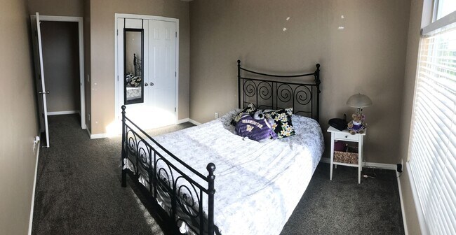 Building Photo - Beautiful 4 bedroom Riverton Townhome for ...