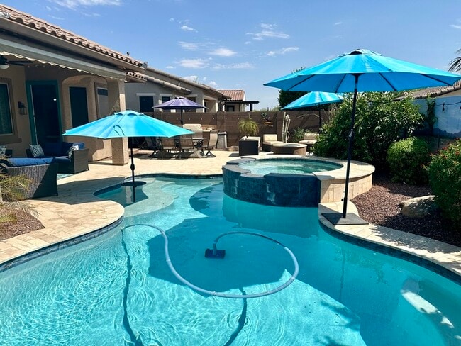 Building Photo - Estrella Mountain Ranch with Resort-style ...
