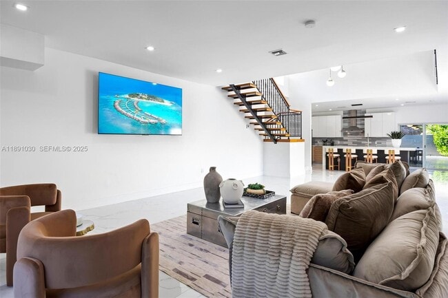 Building Photo - 1651 SW 13th Ave