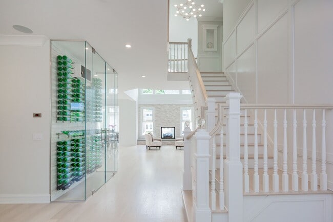 Building Photo - 74 Post Ln