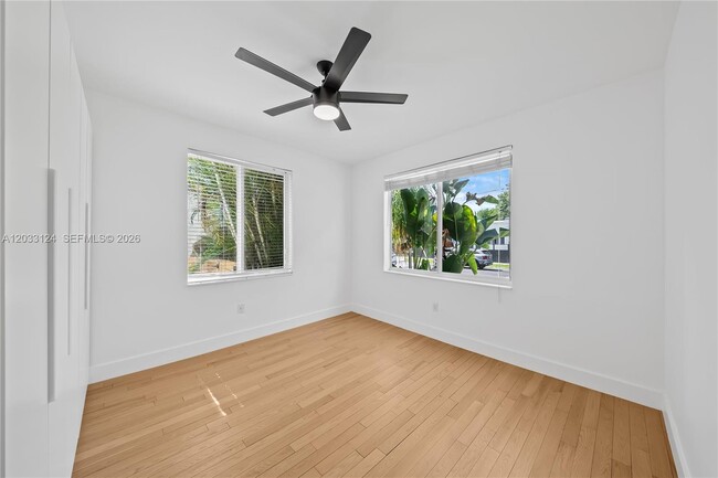 Building Photo - 565 NW 44th St