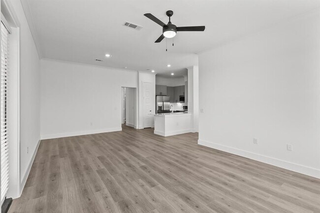 Building Photo - 1664 Hillside Terrace