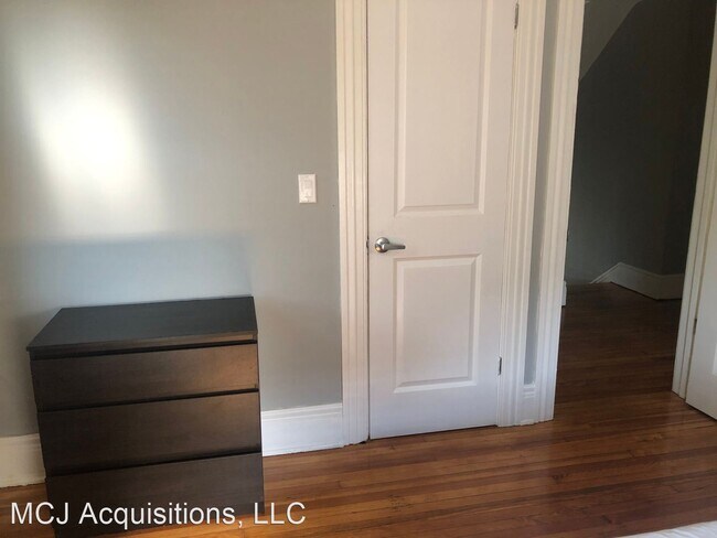 Building Photo - 4 br, 2 bath House - 251 Brooks Ave