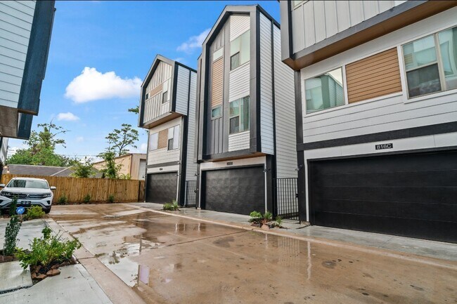 Building Photo - 816 Curtin St