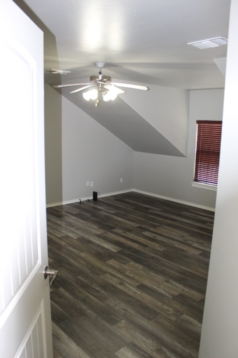 Building Photo - 505 SW 121st Pl