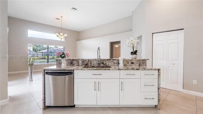 Building Photo - 10337 NW 53rd Ct