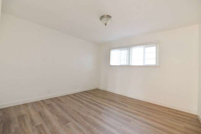 Building Photo - 810 Buena Vista