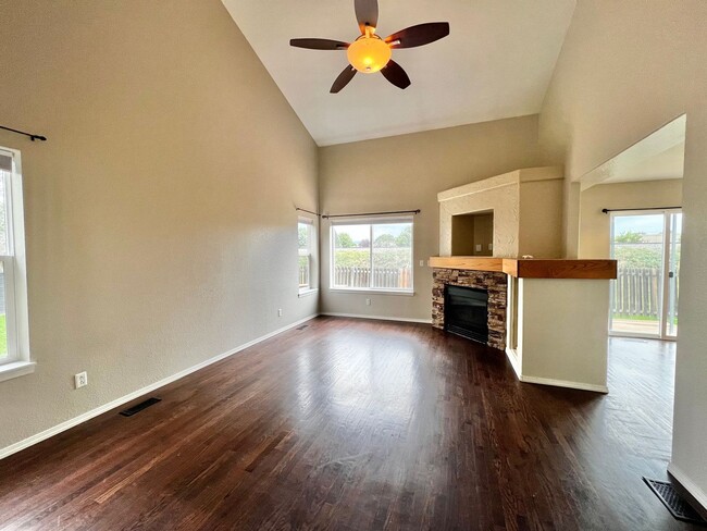 Building Photo - Spacious 4 Bed, 3.5 Bath Home with Finished Basement in South Fort Collins!