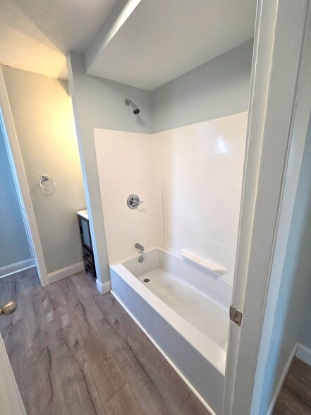 Building Photo - 10-12 Evaleen Street